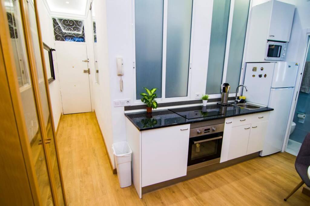Piso Vip Anton Martin. Madrid Centro. Apartment Exterior photo